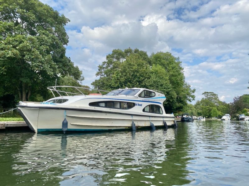 A day on the river with Boat Rental Thames. Image © PlanetSKI
